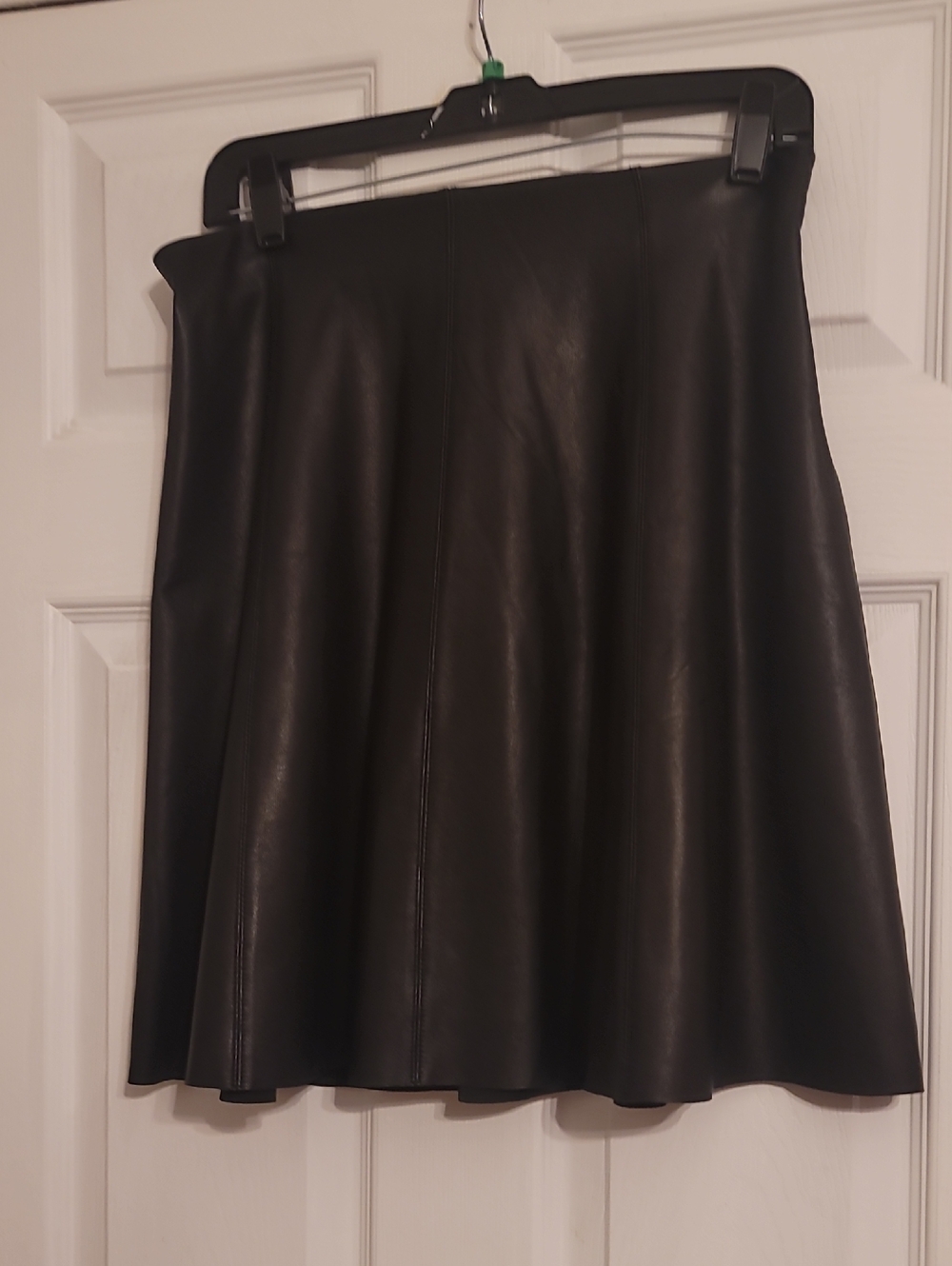 Saks Fifth Avenue Black 100% Leather Luxury Designer Elegant Skirt  Size Small